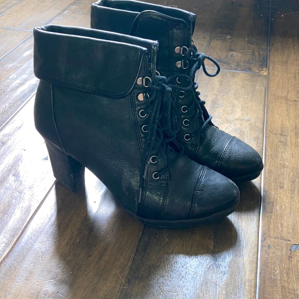 Easy spirit brand ankle boots